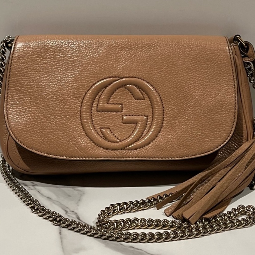 TRADED NOT AVAILABLE AUTHENTIC GUCCI SOHO FLAP BAG Leather Crossbody Bag